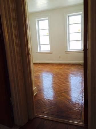 2nd image of 24 Tehama St #2