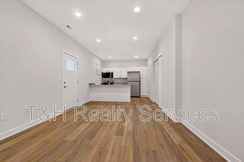 415 N Walcott St — Photo 4