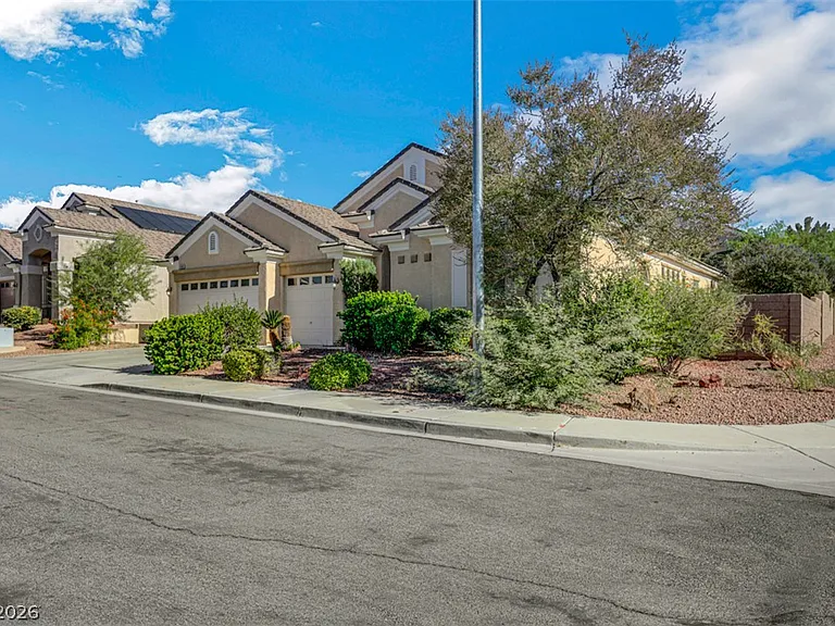 2149 Sentito Cir — Photo 3