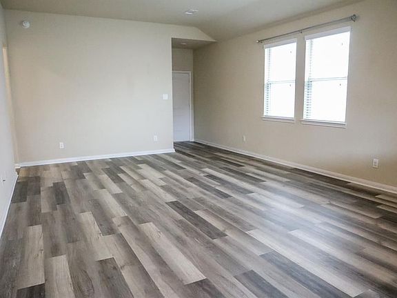 3rd image of 6126 Carpenters Cove Ln