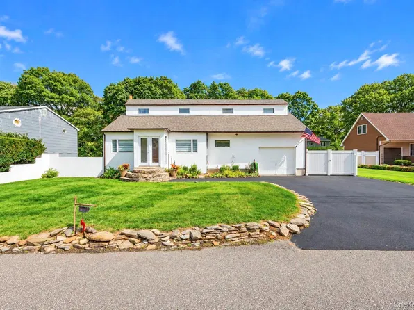 1219 Coates Avenue, Holbrook, NY 11741