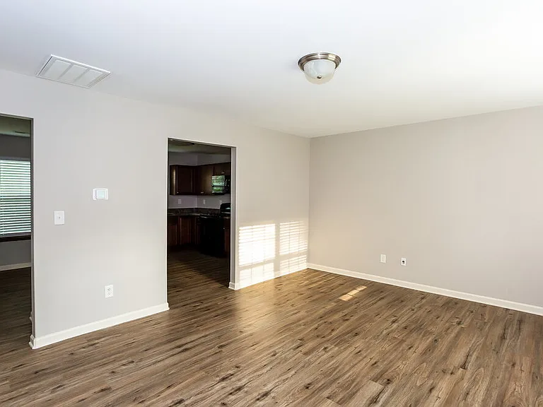 338 Olde North Church Dr — Photo 8