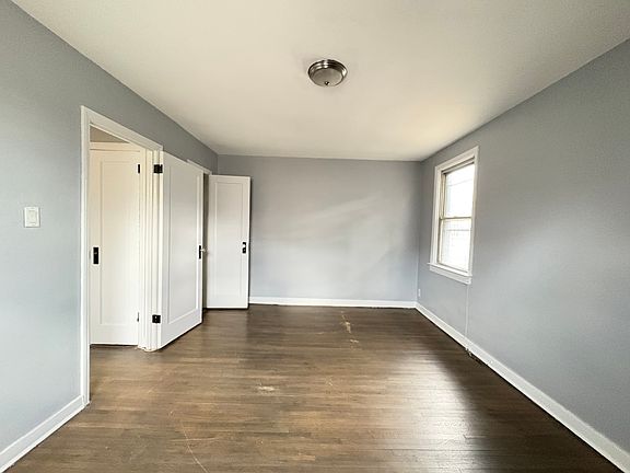 4th image of 11 S Carpenter Ter APT 2R