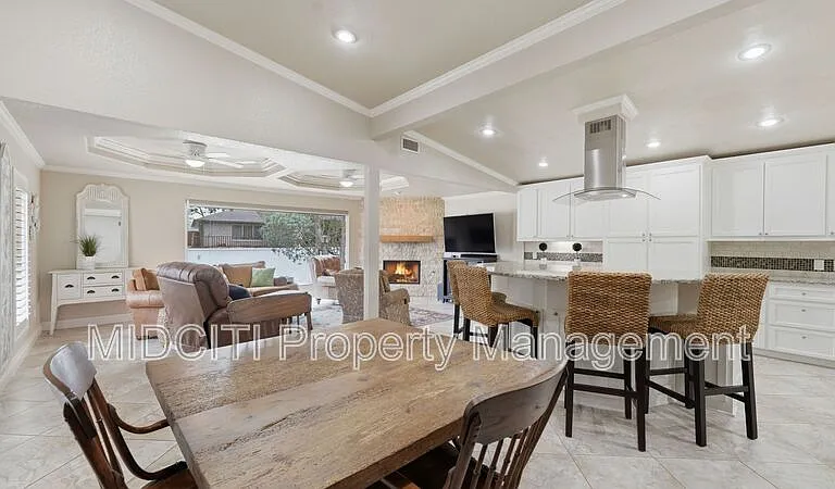 156 Trelawney St — Photo 15