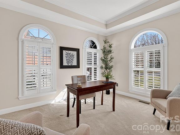 5th image of 3400 Twelve Oaks Pl