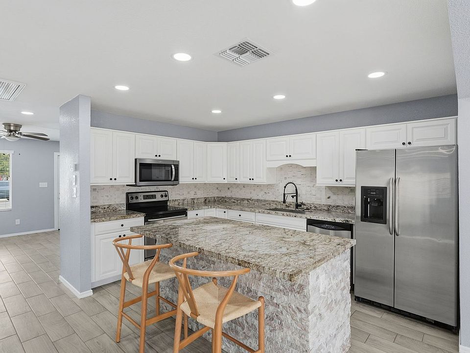 1st image of 2934 N 79th Ln