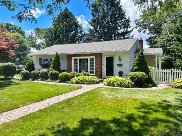 1228 Christy Dr, Johnstown, PA 15904
