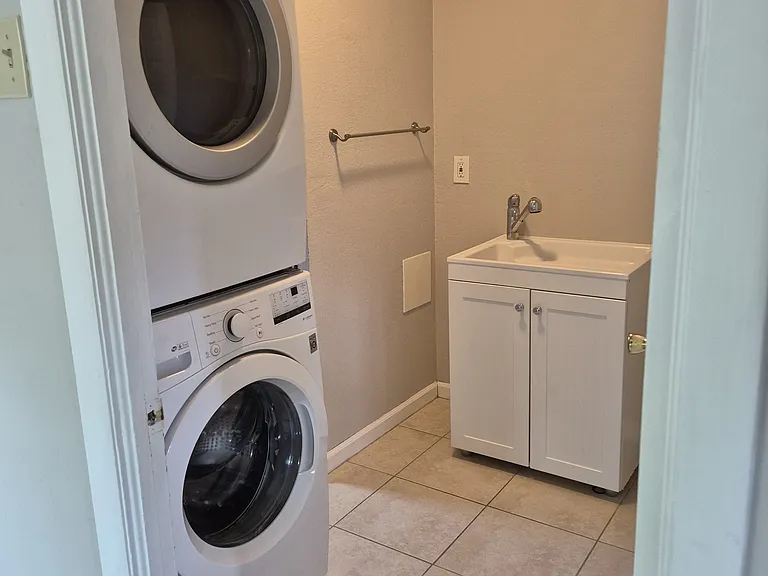 2117 Barcelona Dr — Photo 13
