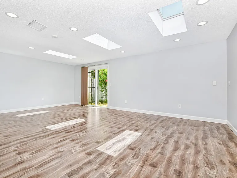 2300 Barbados Dr — Photo 14