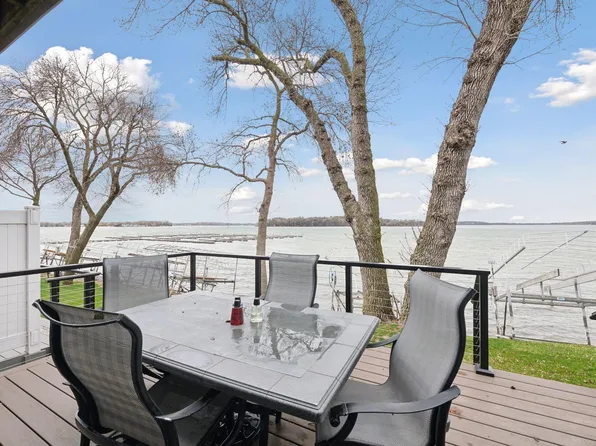 424 E Lake St, Waconia, MN 55387