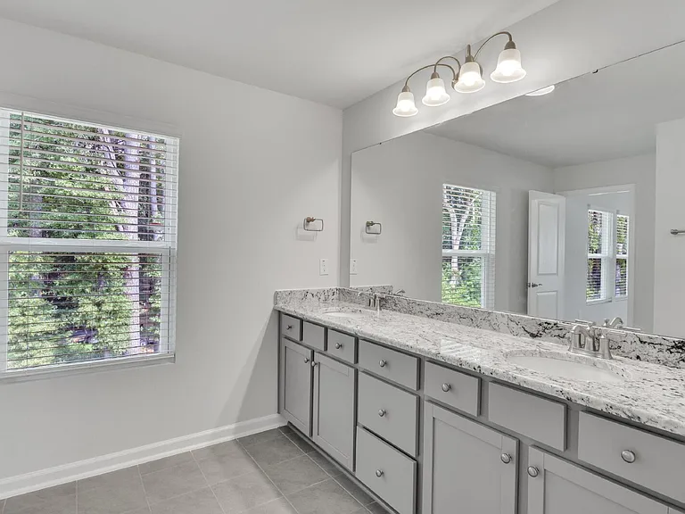 840 McKenzie Park Ter — Photo 27