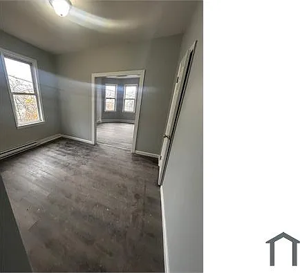 3 bed, $2,900 — Photo 2
