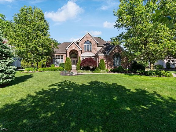 3rd image of 26982 Courtland Mdws