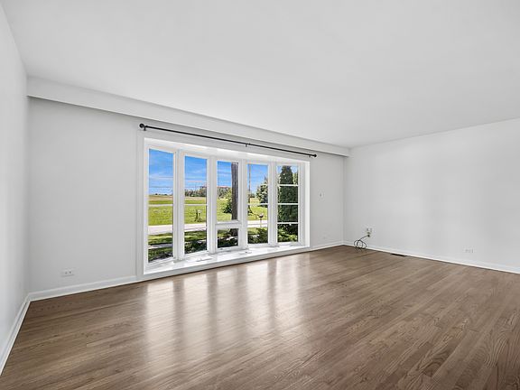 3rd image of 6 Linden Ave