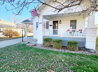 2512 Cedar St, Quincy, IL 62301