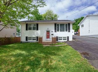199 Smokey Dr, Lower Sackville, NS B4C3B8