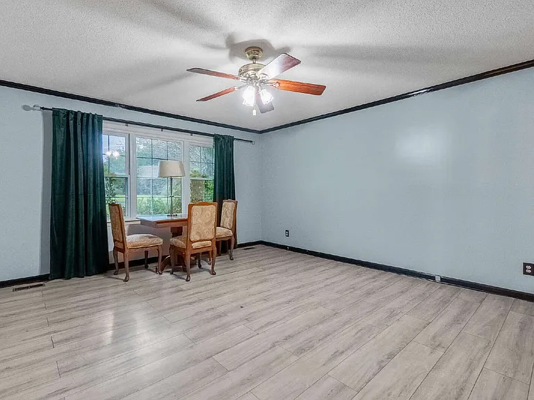 9 Bancroft Dr — Photo 13