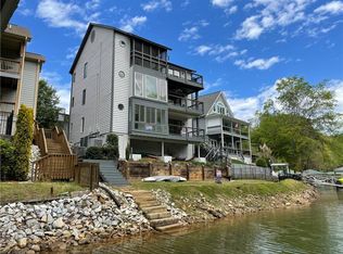 901 Loran Pointe Cir, Seneca, SC 29672