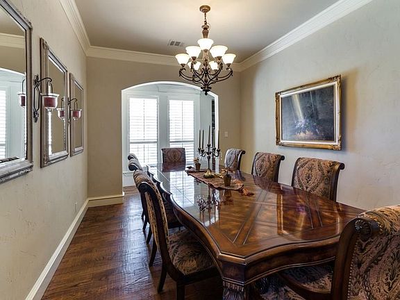 5th image of 8308 Oak Knoll Dr