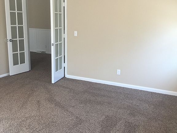 5th image of 2638 Orchid Ave