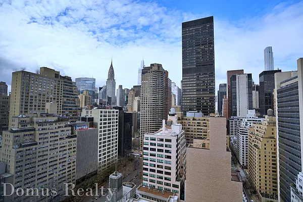 Rented by Domus Realty | media 13