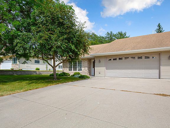 4th image of 305 Tischler Ave