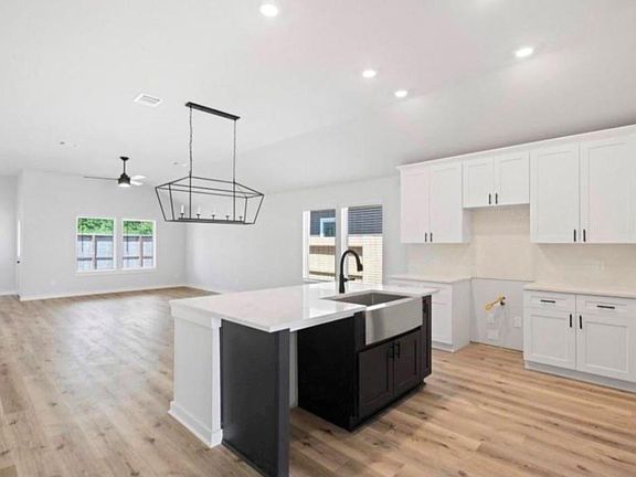 4th image of 407 Dorion Lagoon Dr