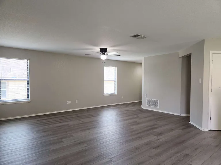 5709 Ping Way — Photo 7