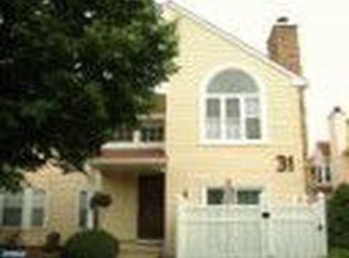 10 Fryer Ct, Hightstown, NJ 08520