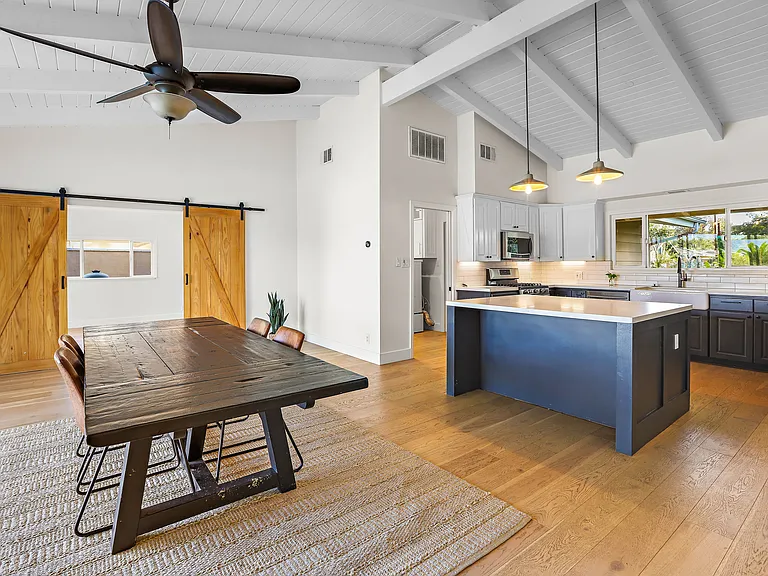 4835 Cliffside Dr — Photo 9