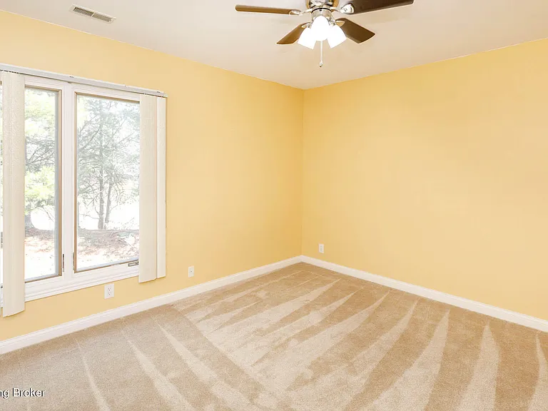 9511 Felsmere Cir — Photo 41