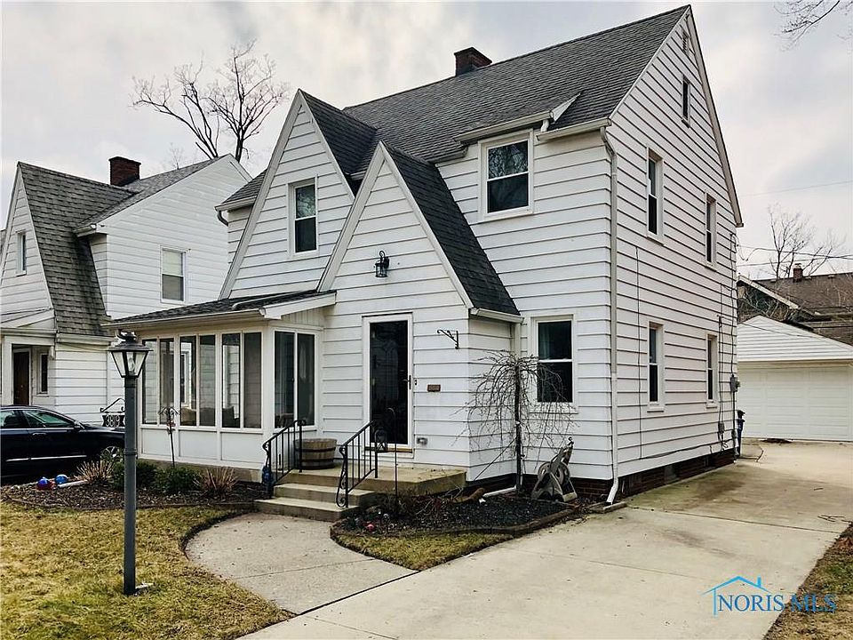 2nd image of 3819 Maxwell Rd