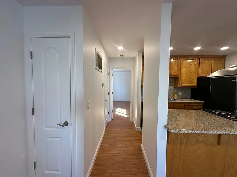 1208 Pierce St #1 — Photo 4