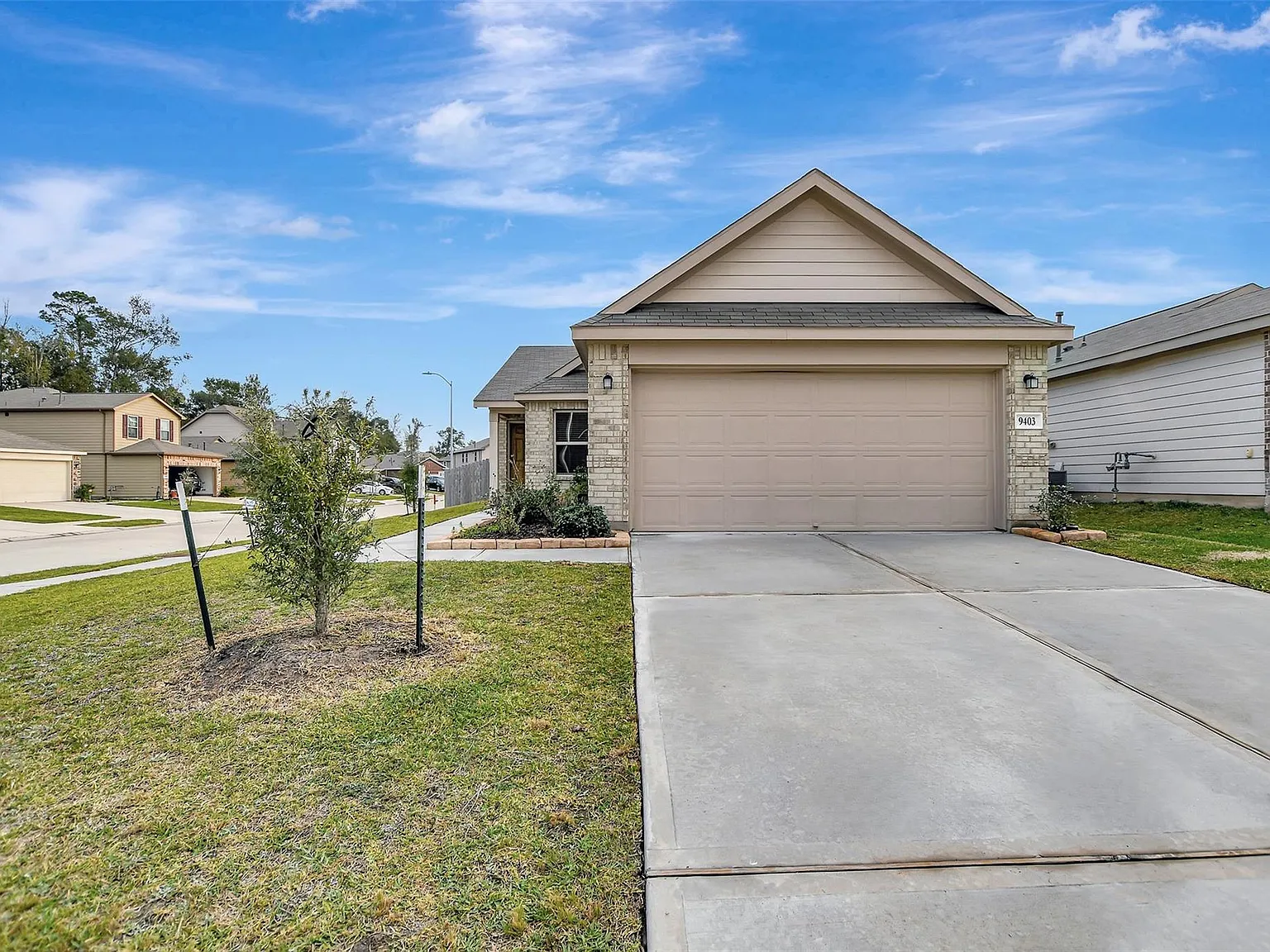 3 bed, 2.0 bath, 1602 sqft, $1,850 — Photo 2