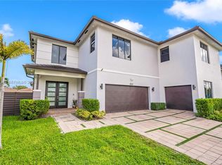 Dunnwoody Lake, Miami Lakes, FL 33018