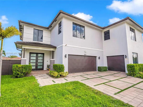 9121 NW 161st Ter, Miami Lakes, FL 33018