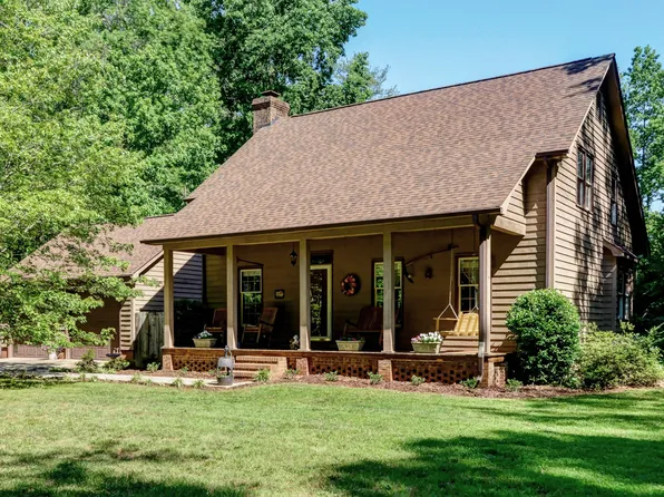 6690 Pine Forest Dr, York, SC 29745