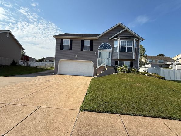 3056 Valley Oaks Dr