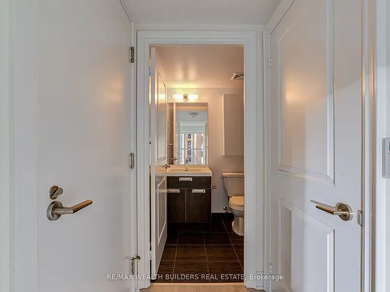28 Ted Rogers Way #1212 — Photo 11