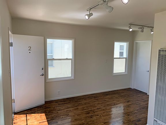 3rd image of 935 Euclid St #2
