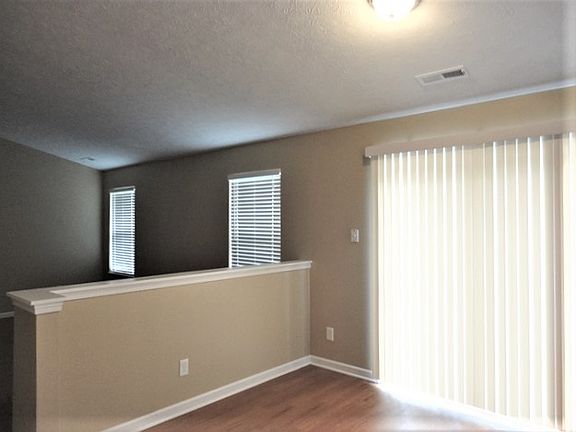 4th image of 238 Clara Dr