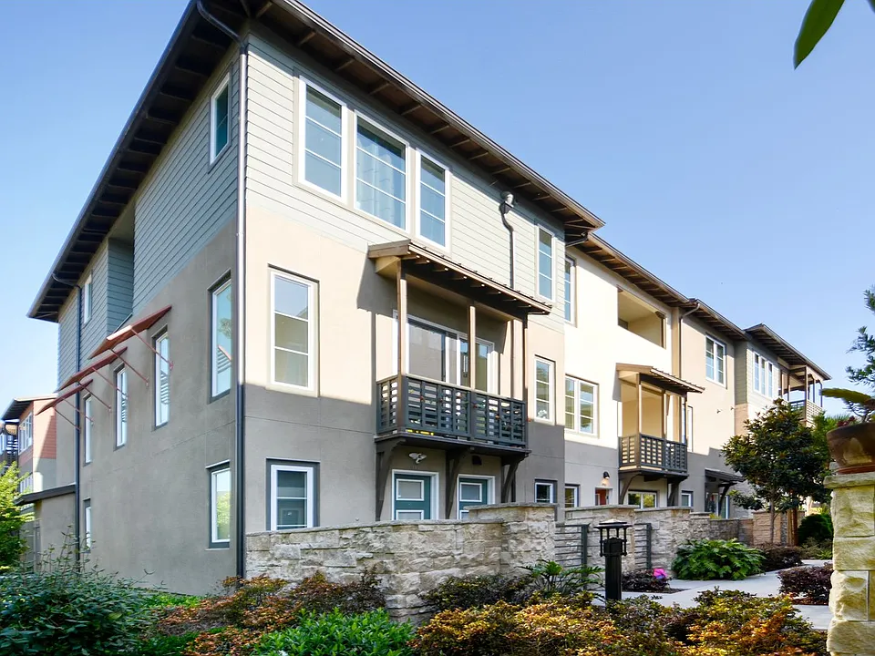 1195 Doheny Way