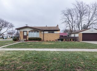 1350 Shenandoah Dr, Clawson, MI 48017