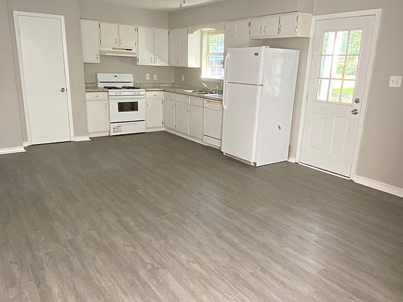 2nd image of 332 Lawler Ave