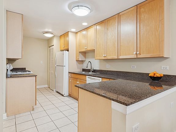 5th image of 1414 Elmwood Ave APT 2B