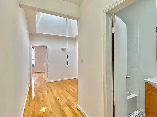 1st image of 278 Wyckoff Ave #3L