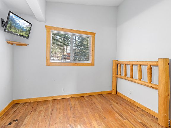 5th image of 3143 Riverside Dr