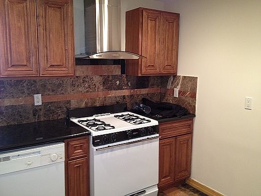 2nd image of 126 E 7th St #3CH