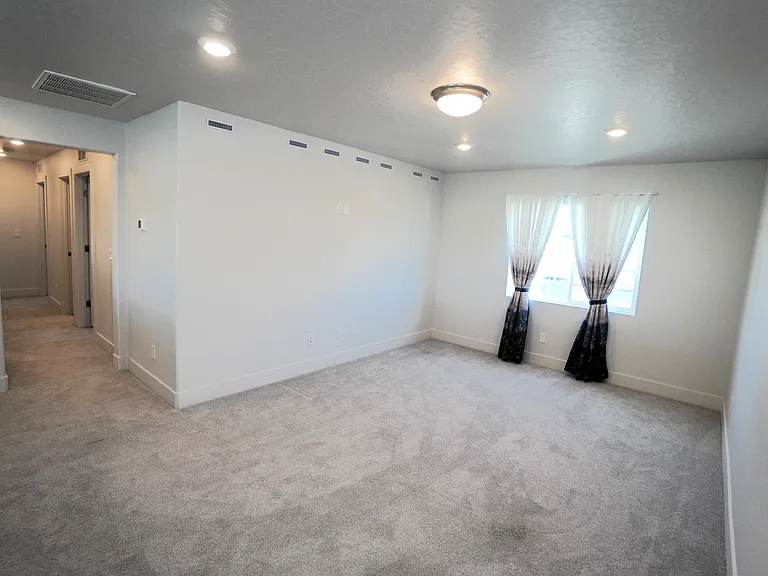 245 E Caldera St — Photo 43