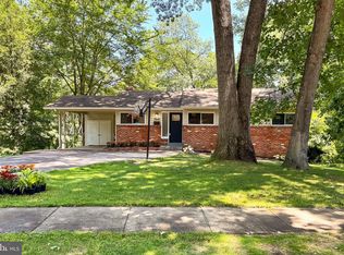 7841 Glenister Dr, Springfield, VA 22152